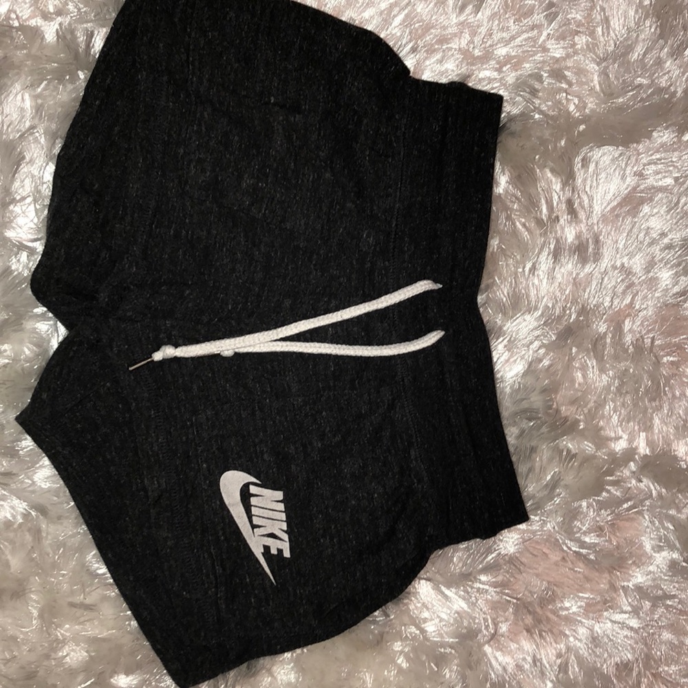 Nike shorts size xs